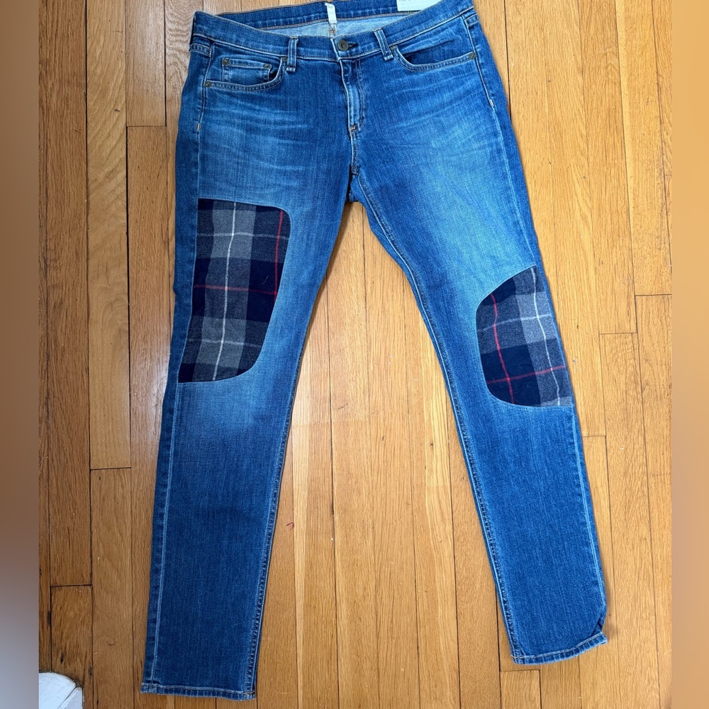 Rag and Bone boyfriend jeans. Plaid and denim. Size 29.
Perfect condition.